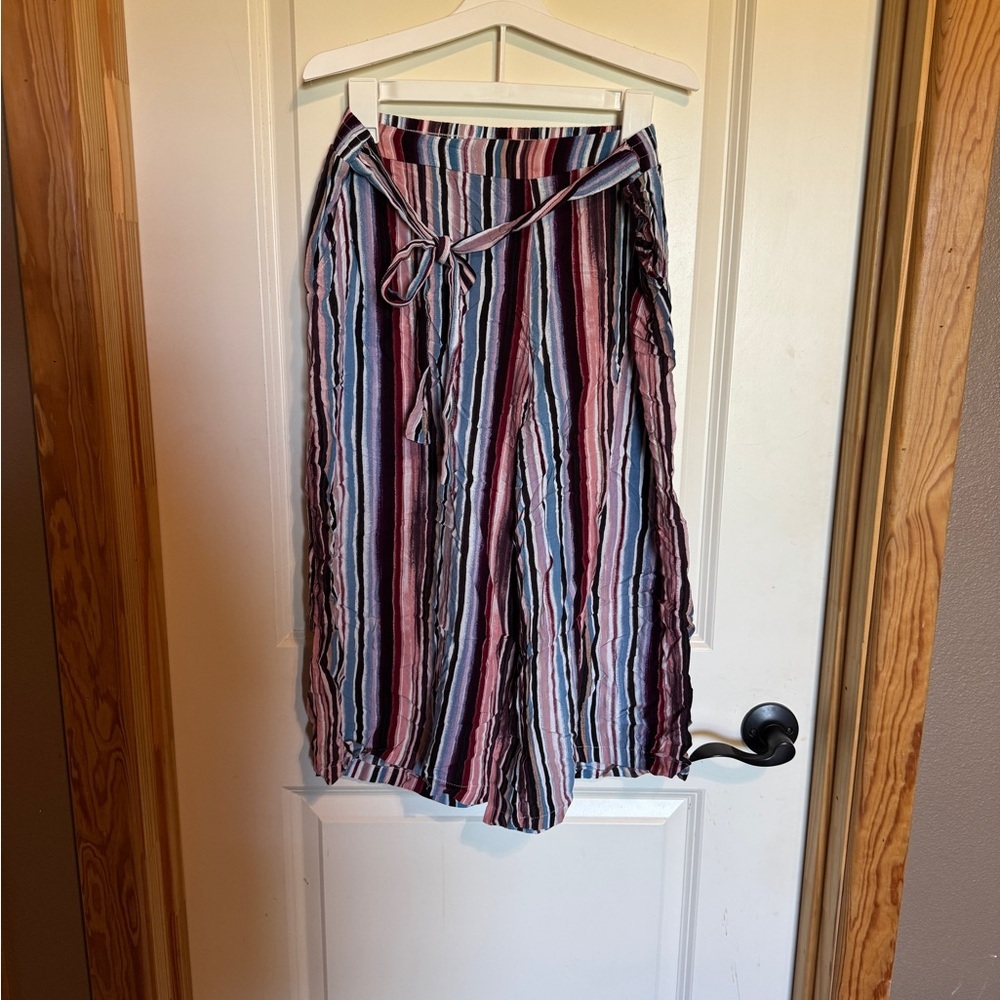 YADO Striped Multicolor Women's Capris‎ Size Large